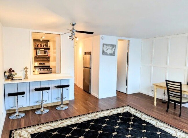 Building Photo - 1 E Scott St