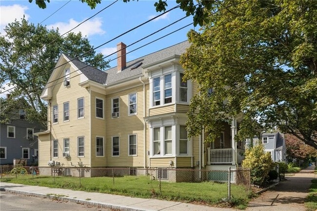 Photo - 183 Wood St Unit 3