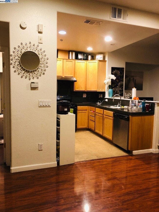 Photo - 644 Artisan Pl