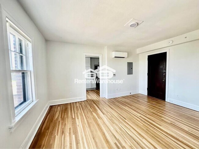 Photo - 2305 Grand Ave