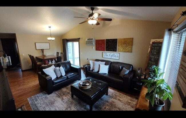 Photo - 2525 Lake Ct