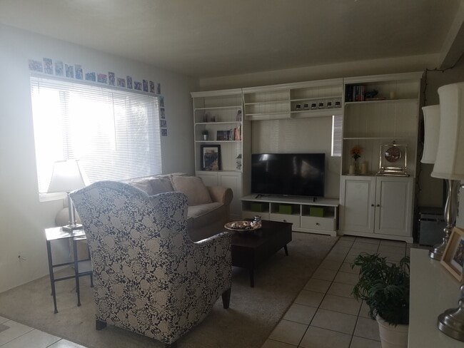 Photo - 1409 E Elm St