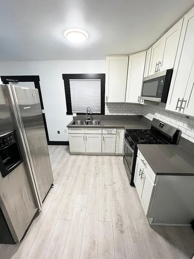 112 S Hoover St Unit Hoover St