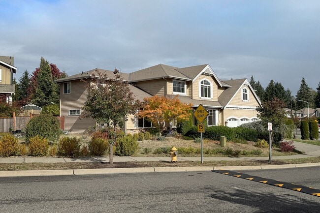 Photo - 4bd/2.5ba Lynnwood House