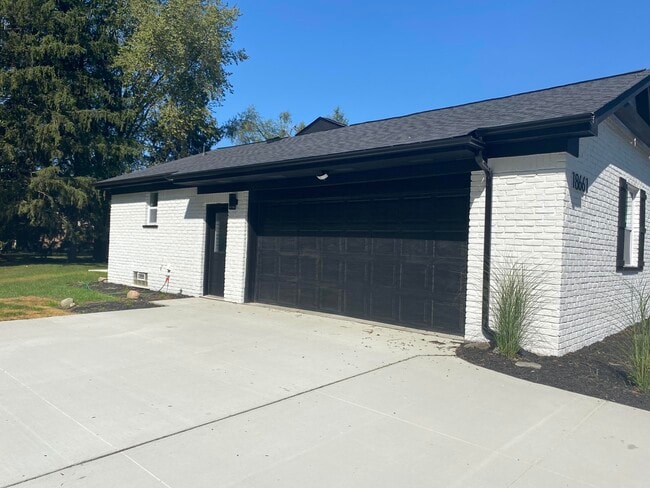 Photo - 18661 Laurel Dr