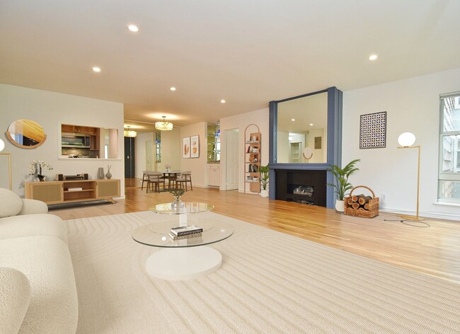 Photo - Spacious 2 BR/2 BA in Desirable Diamond He... Unit 205C