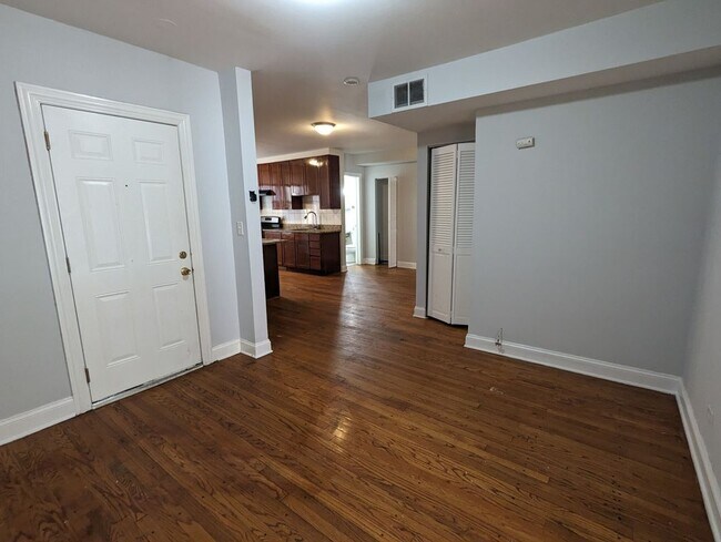 Photo - 5027 N Harding Ave Unit 5029-1W