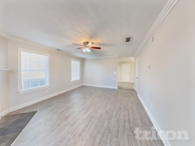 Photo - 34 Inverness Trce