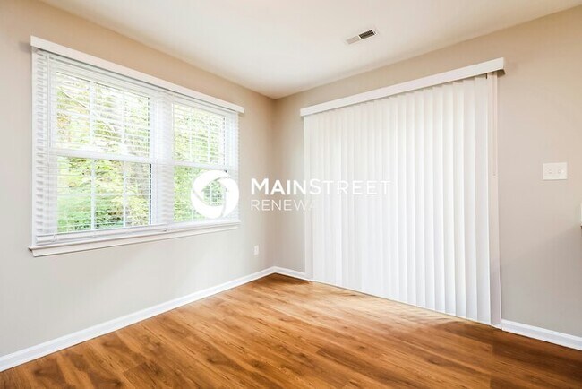 Photo - 3 Bedroom Pet-Friendly Home in RALEIGH, NC with Main Street Renewal
