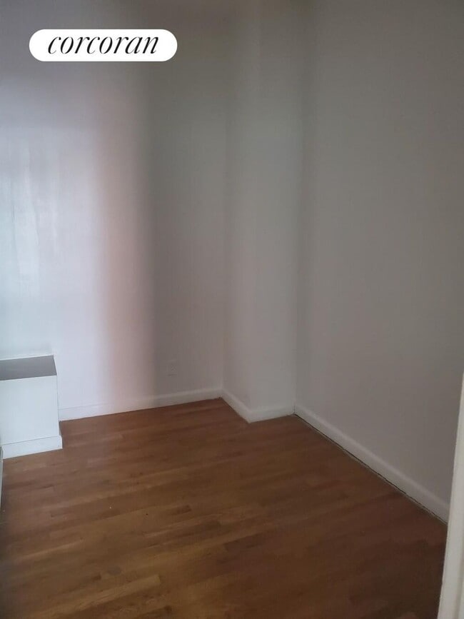 Photo - 295 Broadway