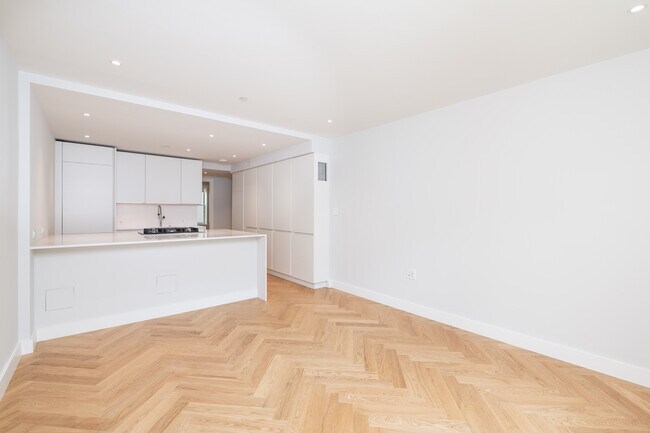 Photo - 10 Commonwealth Ct