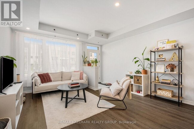 Photo - 814 Mikinak Rd.