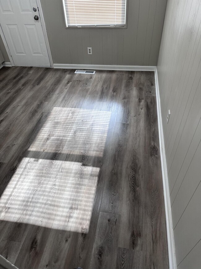 Photo - 657 Aubrey Dr