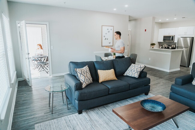 Building Photo - Bradlee Danvers