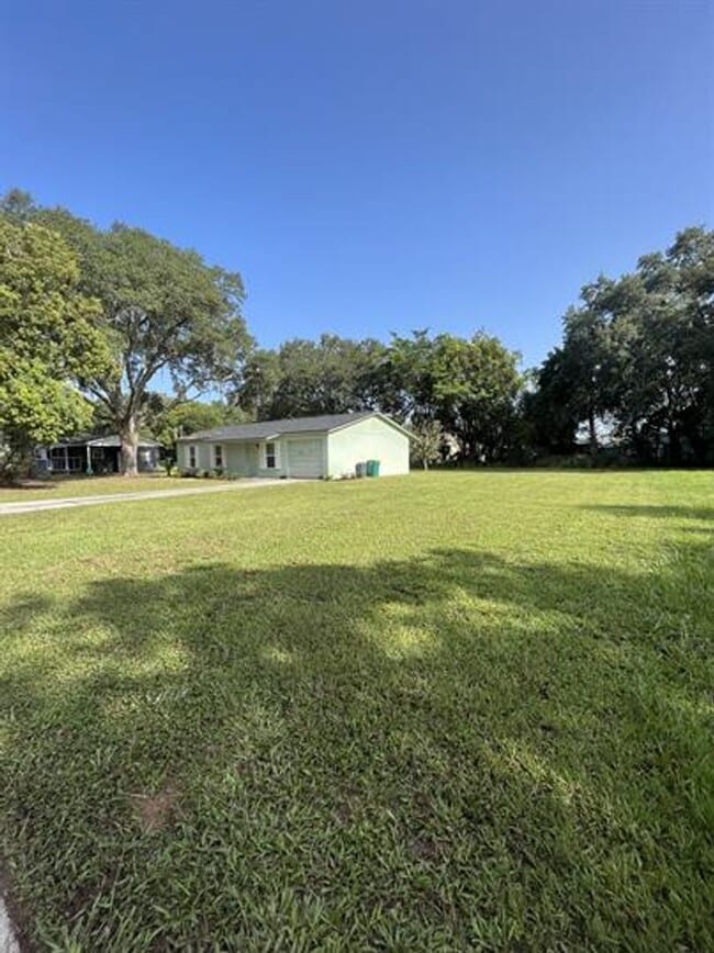Photo - AVAILABLE FEBRUARY – UPDATED 3 BEDROOM / 2 BATH HOME IN EUSTIS