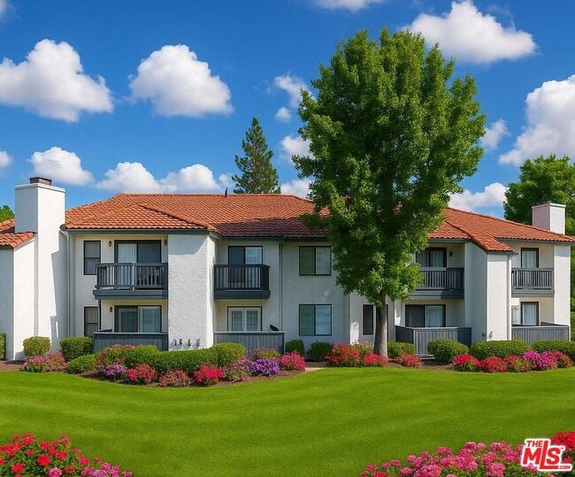 Building Photo - 1930 W College Ave Unit 27