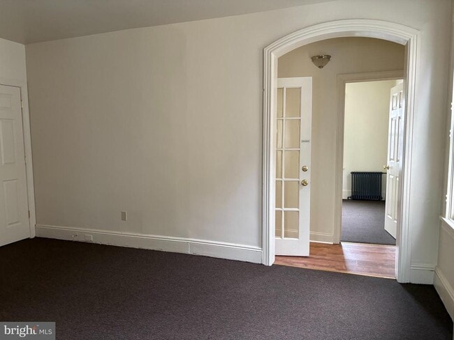 Photo - 330 E Chestnut St