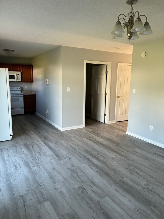 Photo - Delightful 2 bedroom 2.5 bath located in Hubert. Just a short drive to Camp Lejeune, area beaches...