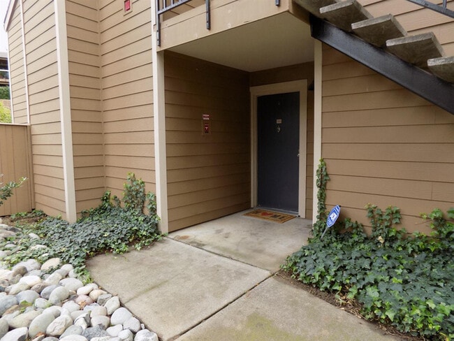 Building Photo - 2/2 Condo in Orangevale Unit 153