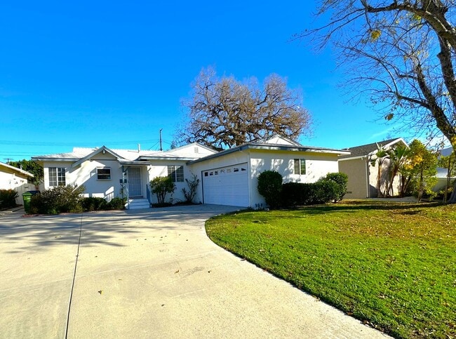 Building Photo - Modern Elegance and Tranquility: Remodeled...