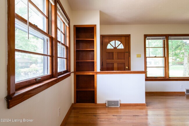 Photo - 2816 Milburn Ave