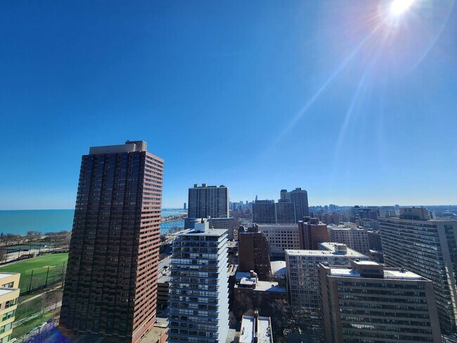 336 W Wellington Ave