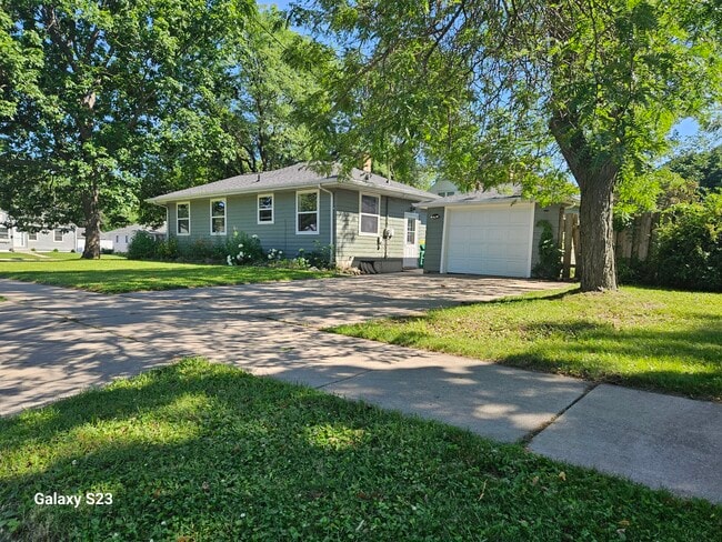 Photo - 1702 Gross Ave