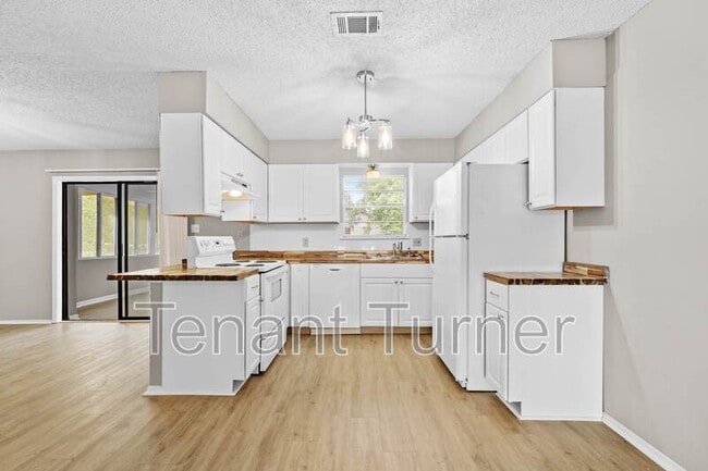 Photo - 329 Springdale Cir