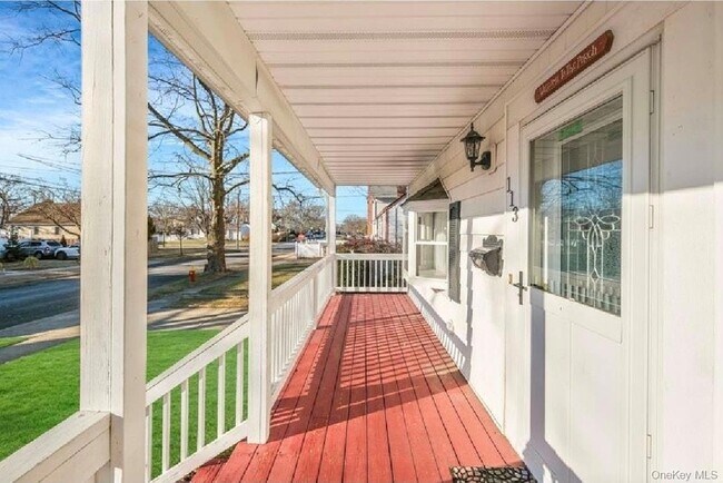 Photo - 113 Yoakum Ave