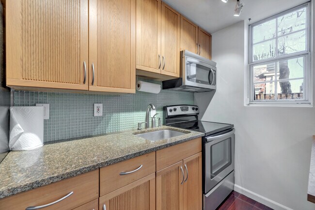 Photo - 1725 Queens Ln Unit 1-109