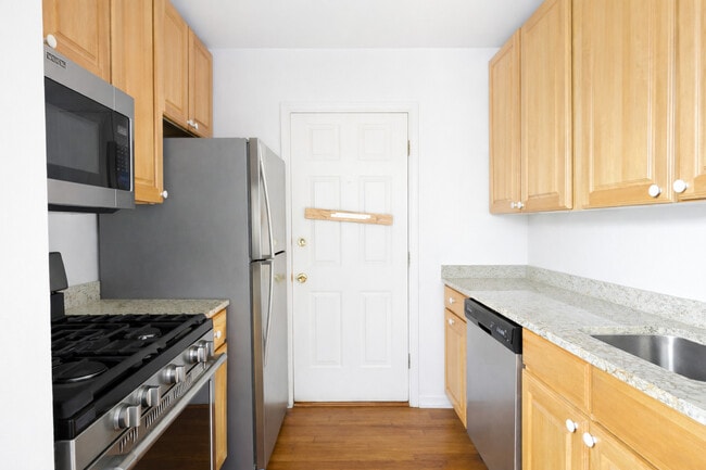 Photo - 685 W Wrightwood Ave Unit 3N