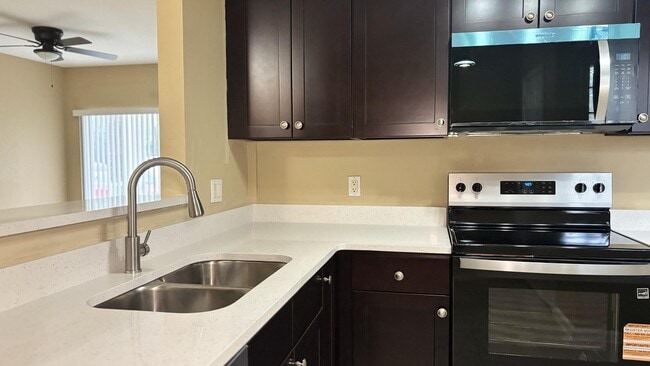 Photo - 1103 Golden Lakes Blvd Unit 1011