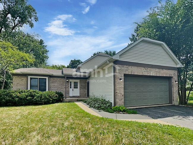 Building Photo - 3612 Fawn Ln