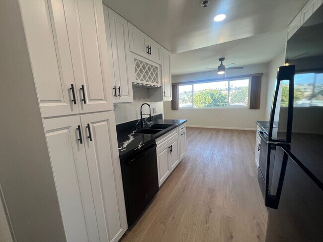 Newly Renovated 2 Bed 2 Bath Unit in the H... - Newly Renovated 2 Bed 2 Bath Unit in the H... Unidad 3A Rental