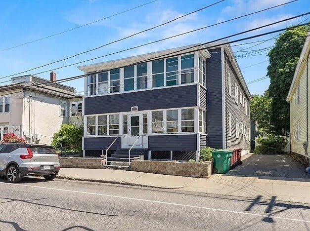 Photo - 191 W 6th St Unidad 1