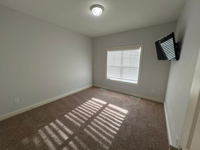 Photo - 8916 Pine Hollow Pl