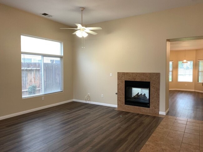 Photo - Beautiful 4 bed home in Northwest Bakersfi...