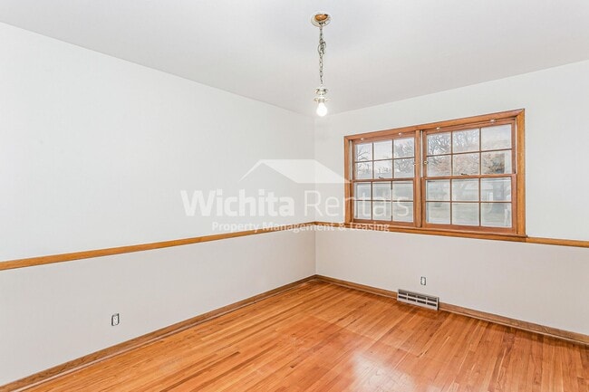 Photo - Large 3 bedroom , 2 bath home