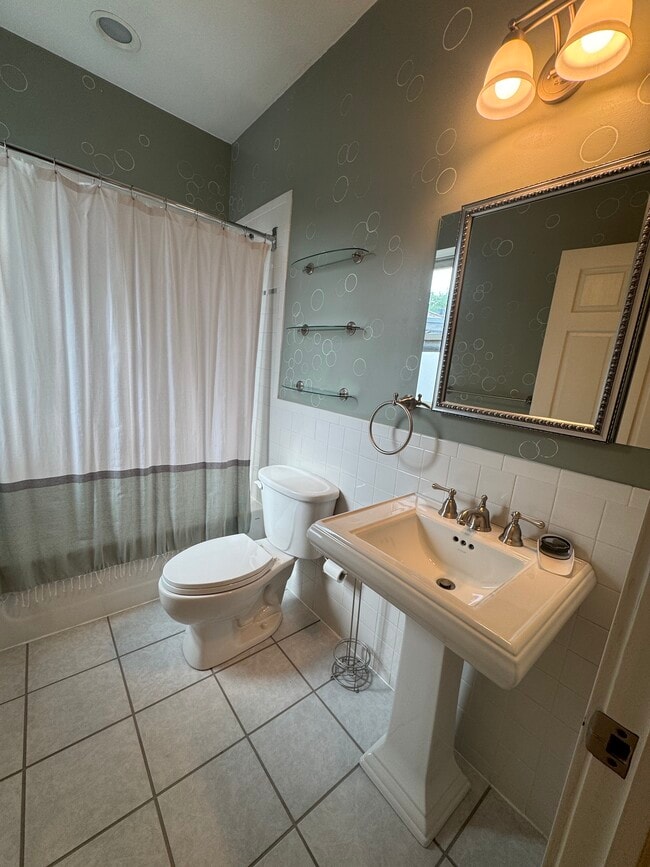 Photo - 847 Ridge Ave Unit 3