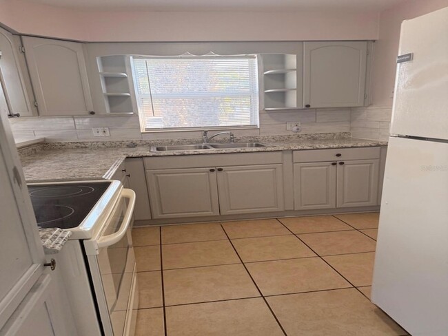 Photo - 1327 43rd St S