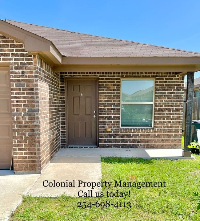 Building Photo - Cute Duplex On Amelia Earhart! Rental
