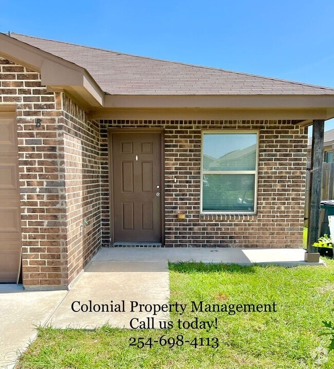 Building Photo - Cute Duplex On Amelia Earhart! Rental
