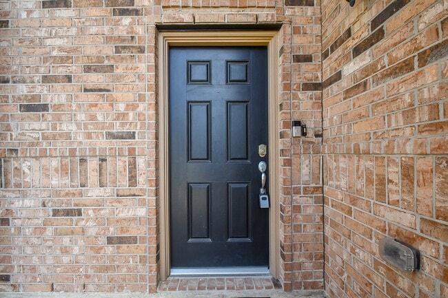 Photo - 2738 Meandering Elm Trail