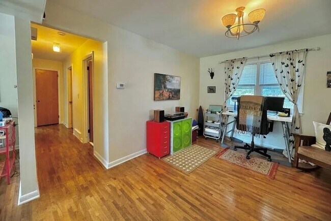 Photo - 203 Orchard St N