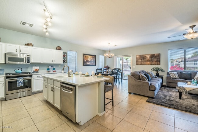 Photo - 1546 E Azalea Dr