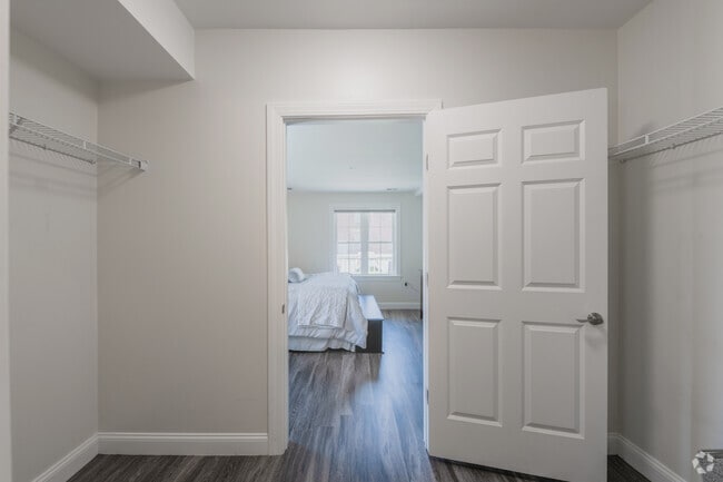 2 BR, 2 BA