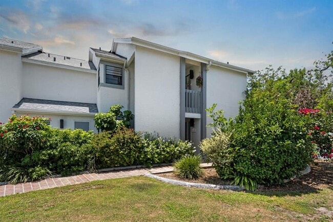 Building Photo - 609 Lively Dr Unit B