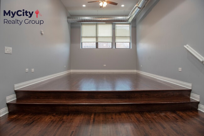 Photo - 2874 N Milwaukee Ave Unidad 1