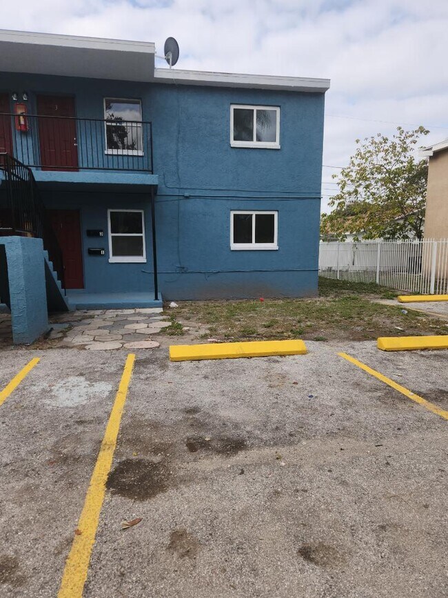 Photo - 1757 Russell St S Apartment