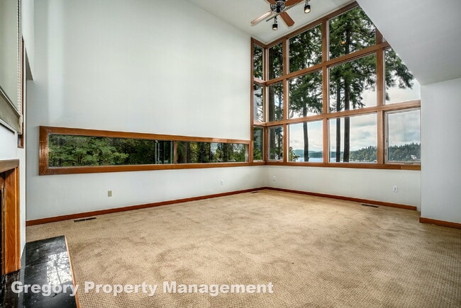 Photo - Outstanding Lake Sammamish Views. Private ...